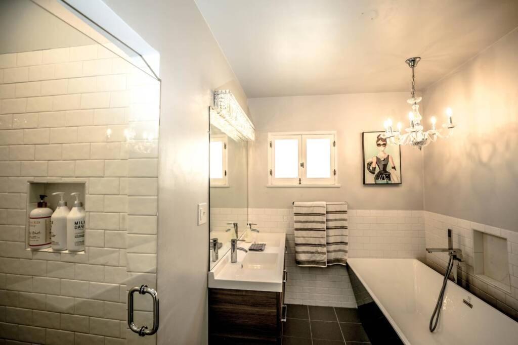 Beautiful Renovated 3bd 2ba Unit Near The Beverly Center, Beverly Hills Adjacent * Los Angeles